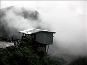 The great balance of this house at the edge of a mountain road in Ifugao. : by organicisms, Views[952]