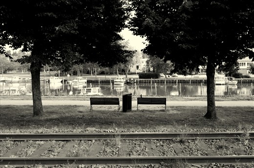 Here is what Uusikaupunki what is in a nut shell. Peaceful old town with nature, boats, ocean and an occational train to and from industrial area.