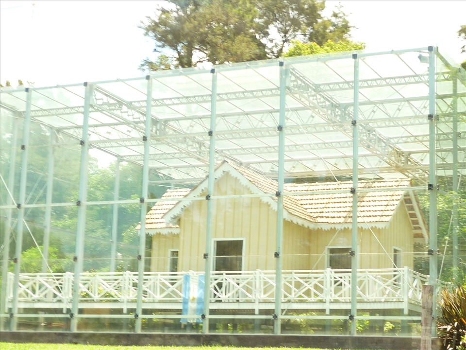 Wooden house formerly owned by an argentinian president, with a glass protection