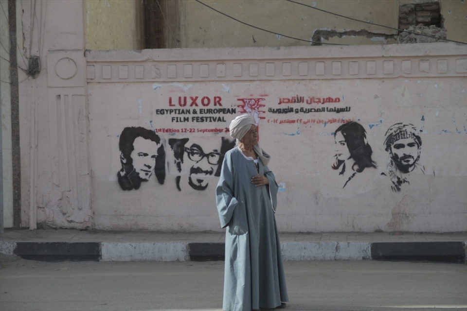 Invisible lovers of western art leave their traces in a place dominated by tradition and the promises of an equally invisible God.