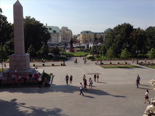Alekandrovskiy Sad - looking towards Manezh Metro