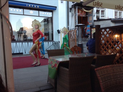 Russian PectopaH show II