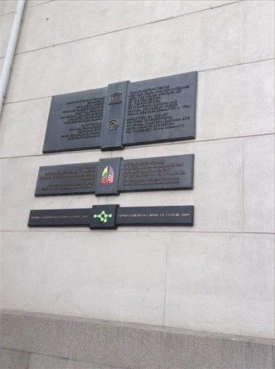 Bush 'words', Vilnius Town Hall