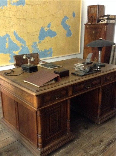 Schlinder's Desk