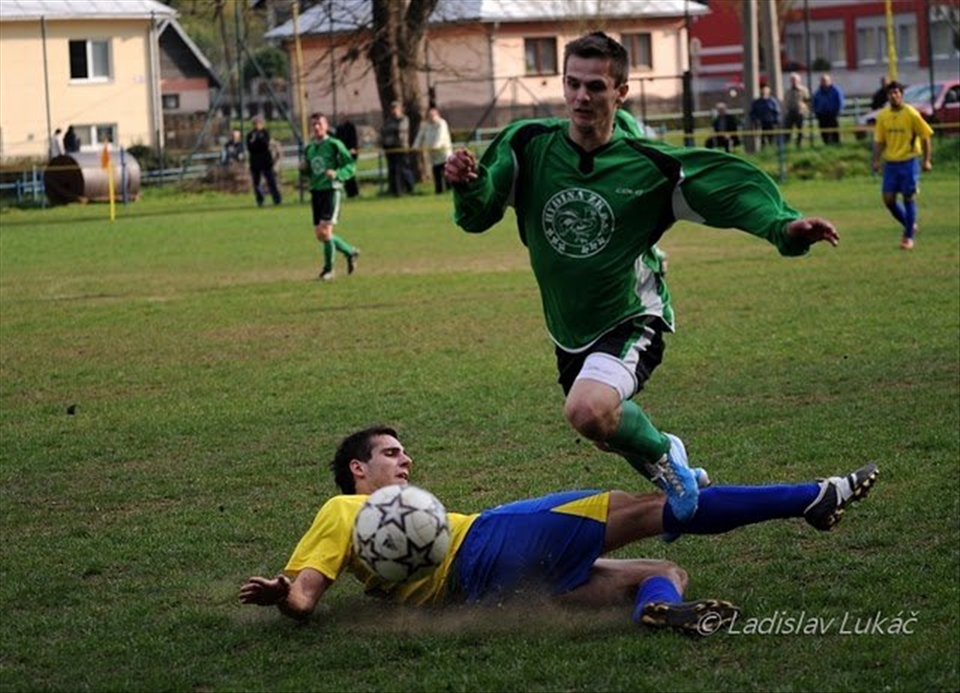 So I returned home and decided win the game in my town myself...It ended red card and I had bad rest of my day...