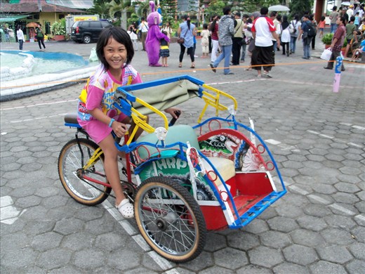 A very attractive mini tricycle rickshaw at Kyai Langgeng Park, Magelang