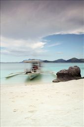 The boat crew cook the freshly caught seafood for lunch in their boat's mini 
kitchen while they are docked on Smith Beach. Their passengers on the other hand 
enjoy swimming and exploring the shoreline; activities that will most certainly 
increase their appetite.: by paolonacpil, Views[293]