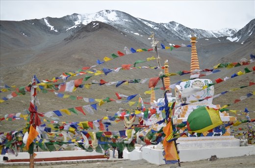 Flowing with the wind.
As the flags took the direction of the wind here at Kunzum Pass, I was also flowing in the direction wherever the road was taking me to.
