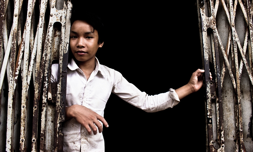 Watching you, watching me. 