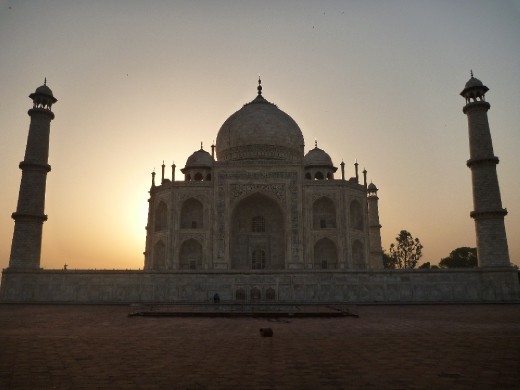 Side on view of the Taj