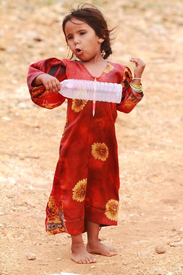 Even the little thing can make children smile and happy.