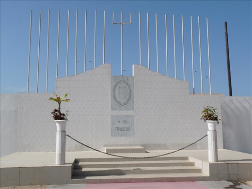 2016 05 09 (01) Theyibe Cemetery