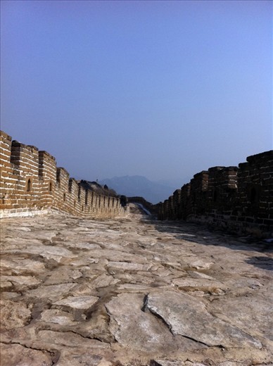 Once a conflict zone, turned into a peaceful spot.
The stone and sunlight make a nice combo.