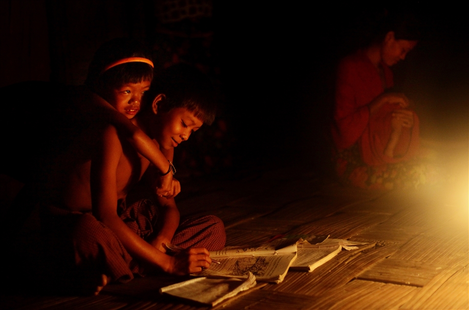 Here is no electricity, but children’s try to get the light of knowledge
