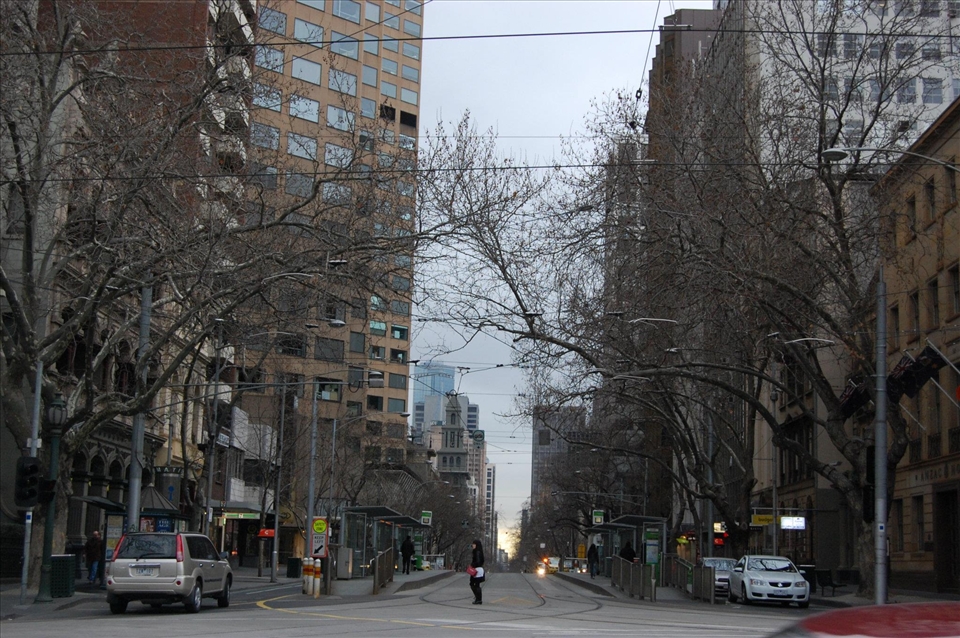 Mainstreets of Melbourne at 7am can feel lonely, everyones walking by themselves