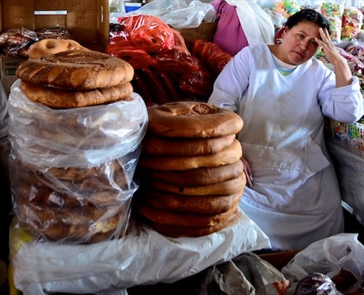 Bread vendor - Cuzco