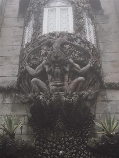 9 Sintra Palacio da Pena - Triton Gate detail