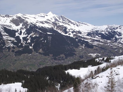 11 View down to grindelwald