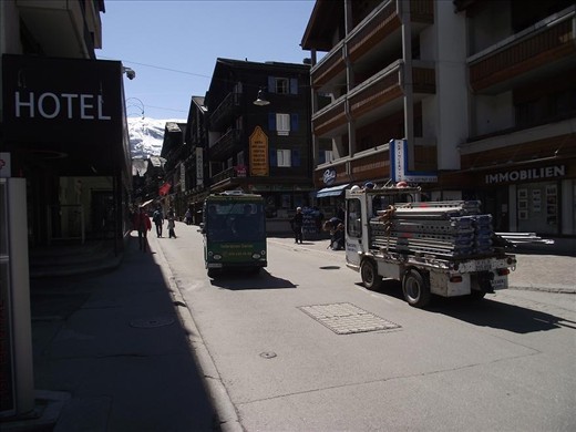 11 Zermatt - Rush hour!