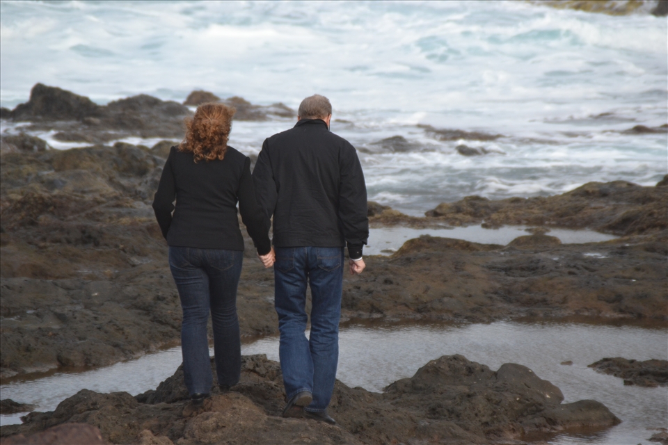 35 years Honeymoon.- Getting married at the ages of 16 and 20, they go back to t