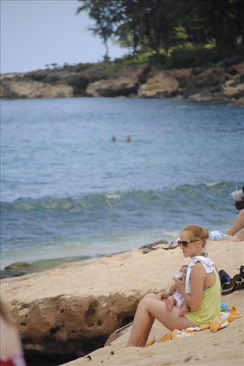 Unstoppable mums that take their children with them wherever they go. Lots of sunscreen and enjoy Hawaii.
After all, is there anything better than cherishing those moments with the one who committed her entire existence to give us life?