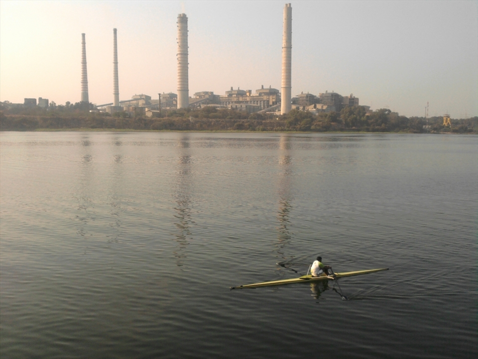 On this side of the river we have an historic city and on the other side we can see the involvement of technology. This power plant is situated well into the city and it seems like the people  have now adopted their lives around this 21 year old power source that exhells around 3500 tons of ash and other gases as smoke every year.