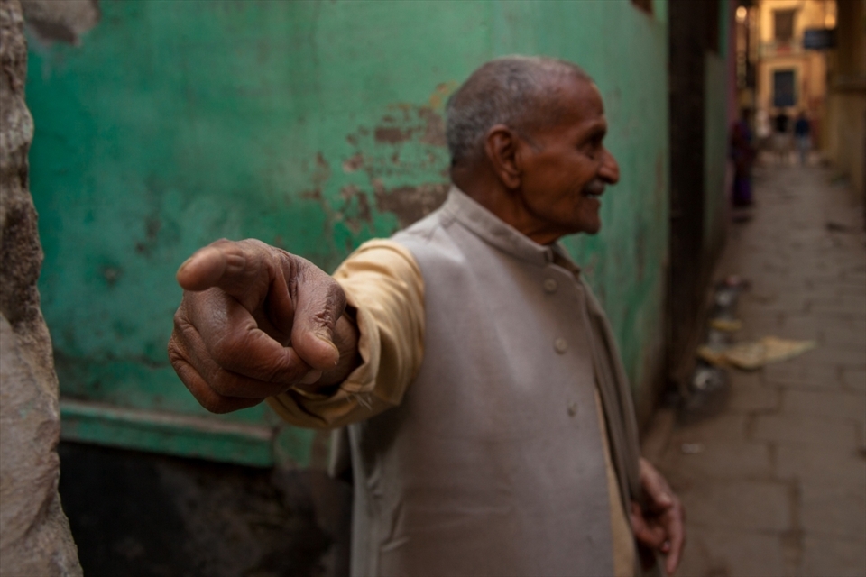 It is easy to get lost in the narrow alleys of the ancient maze like city of Varanasi and one often finds a kind smiling gentleman who patiently explains the way to reach a place.