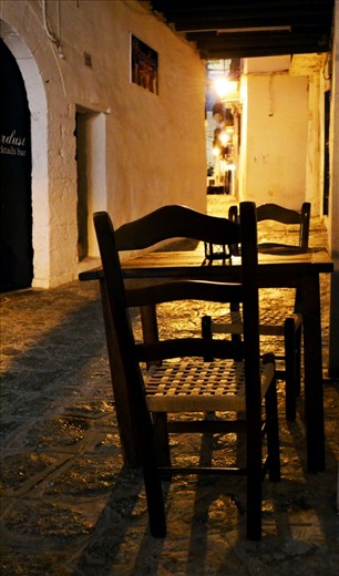 Trying to take brake from all the running around done in the morning, my group & I decide to have diner at this little rustic restaurant but one set of table was set apart. From where I was I could only see the shadows on the floor. I decided to get closer & in this tiny street was a table set for two. All around me, table’s weir full & loud voices could be heard but in this corner a contrasting Serenity was ruling.