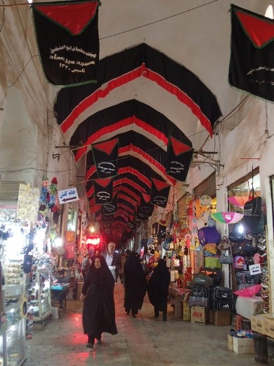 Iran - Kashan - bazaar with Moharram banners