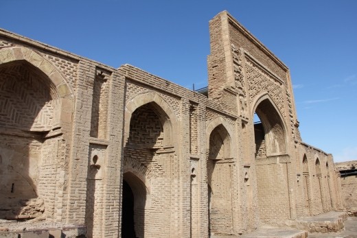 Iran - Sarakhs - outside the Robat e-Sharaf caravanserai