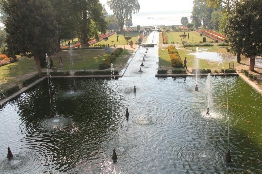 Srinigar's Nishat Garden - fountain