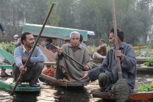 Kashmir veggie market - bargaining