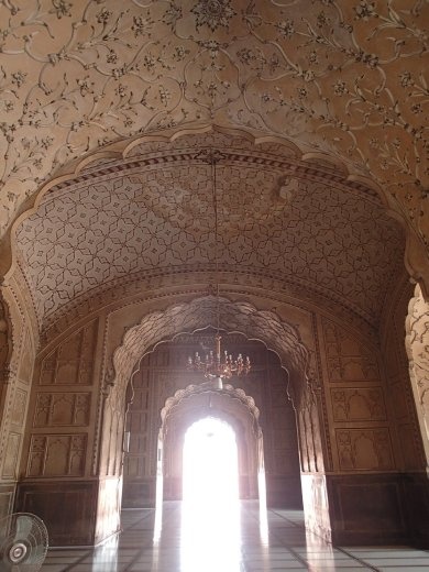 Lahore Badshahi Mosque interior