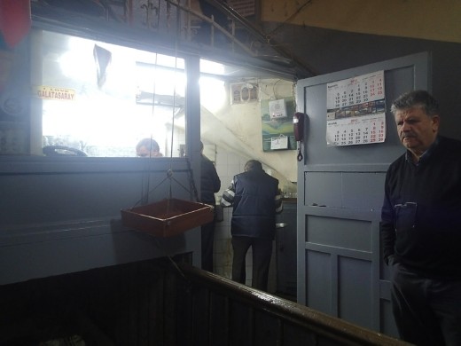 Serving tea in the Spice market