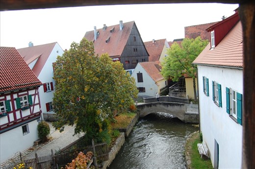 River running through Nordlingen