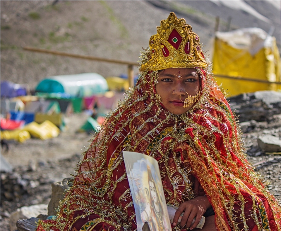 A littel girl On Amarnath base Camp dress like a Goddess Parvati .