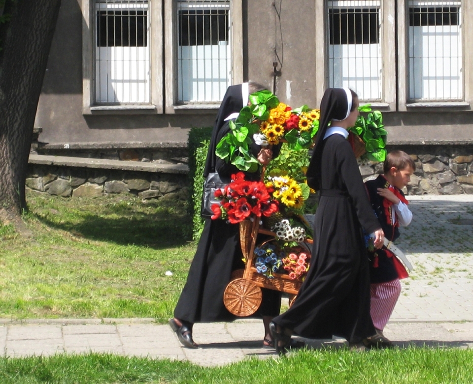 Flowers, folklore and kid Easter