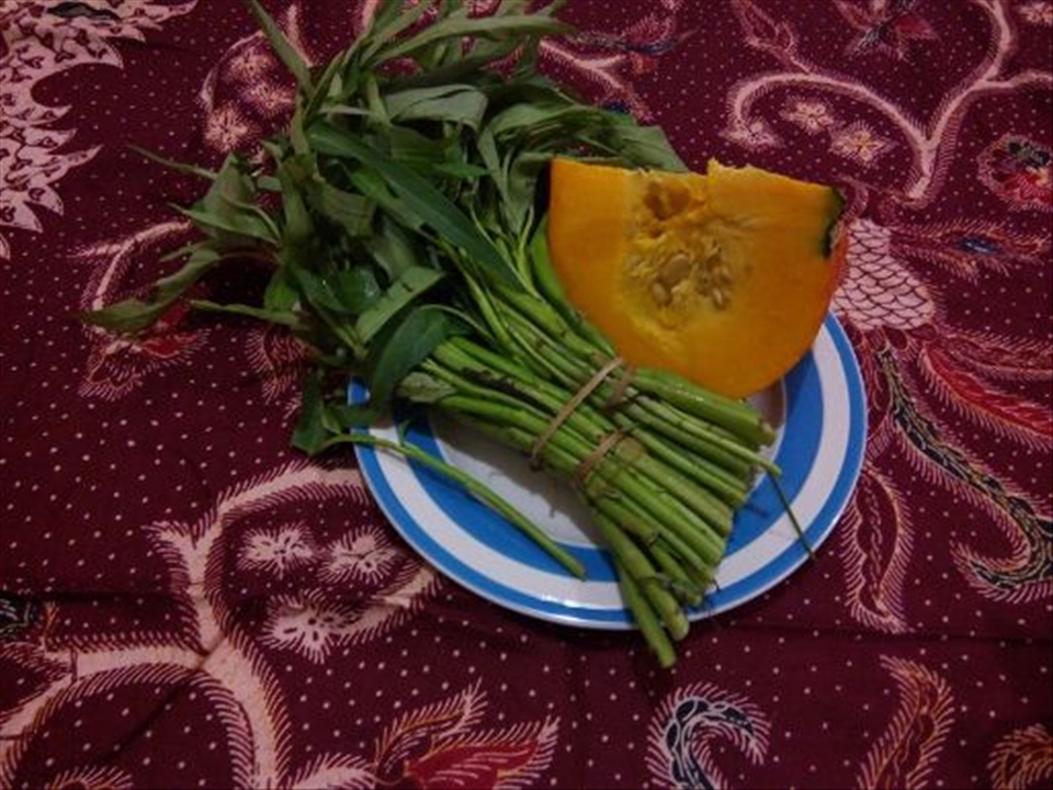 Pumpkin and water spinach