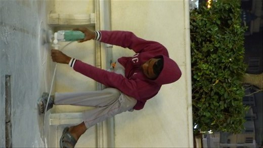 in  front of gold temple (in india) this worker building in india will be difficult to copy from a west compagny .... 