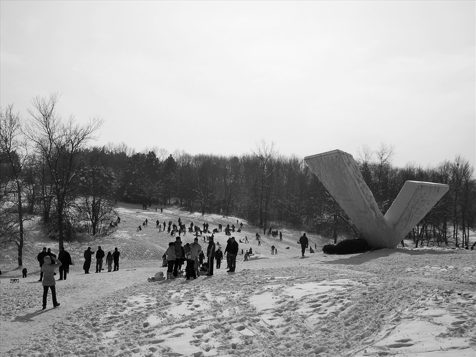 Life goes on. After all, the monument is a gathering place for residents of the city of Kragujevac throughout the year. In winter, when the first snow falls, parents bring their children to the snowballing and sledding. They  use every minut to play with each others, but they never forget their ancestors.