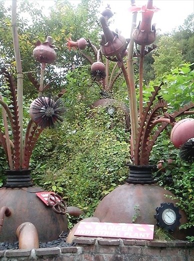 Flower sculpture made from scrap