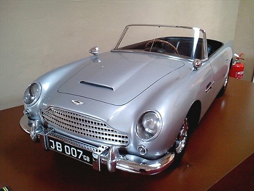 James Bond's Aston Martin replica