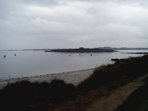 Fort Deacon. Built in 1694 on a promontory in the channel to protect the local port from English attack.