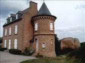 If it wasn't for the cylinders with cones a lot of the buildings would be ordinary.: by quando, Views[736]
