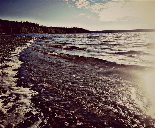 HD resolution picture nearby a lake... Beginning of winter