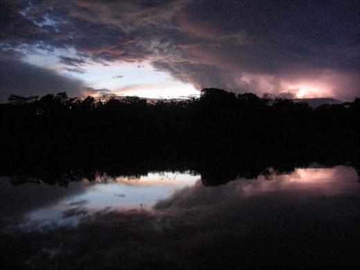 2)Storm feeling: 
I can tell that I never ever enjoyed so much a storm like I did at amazons. And this photo might resume what beauty could be. The best feeling ever.
