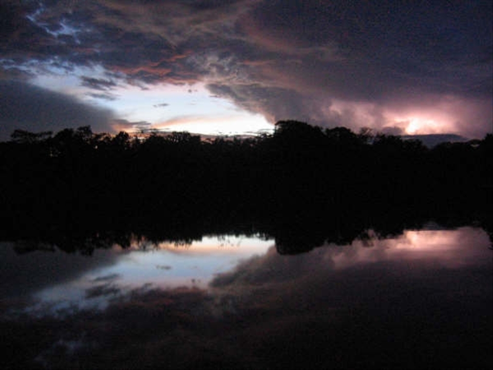 2)Storm feeling: 
I can tell that I never ever enjoyed so much a storm like I did at amazons. And this photo might resume what beauty could be. The best feeling ever.
