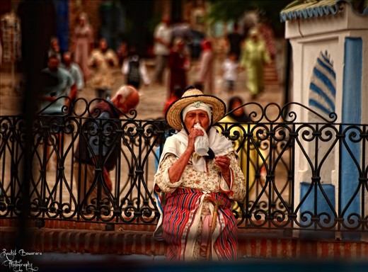 I shot this candid portraiture during my trip to Chefchaouen city.