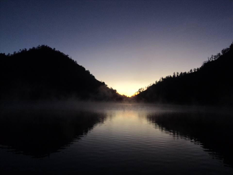 About greeting Sun in the morning, playing with the stars