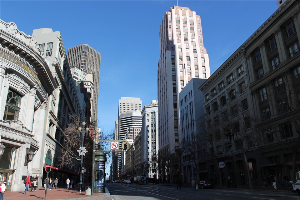 Financial District: The principal financial and banking center of the West Coast since the 20th century 